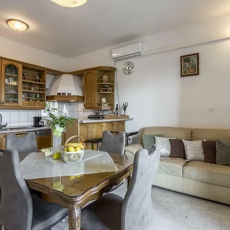 Apartamento Apartman Kristic *